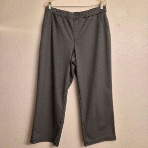 Sanctuary Houndstooth Stretch Capri Pants: Flattering Fit, Classic Sexy Chic